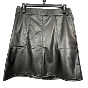 MAURICES Women’s Pull on A-Line Skirt Sz 6 Color Black “Leather Look” Pockets